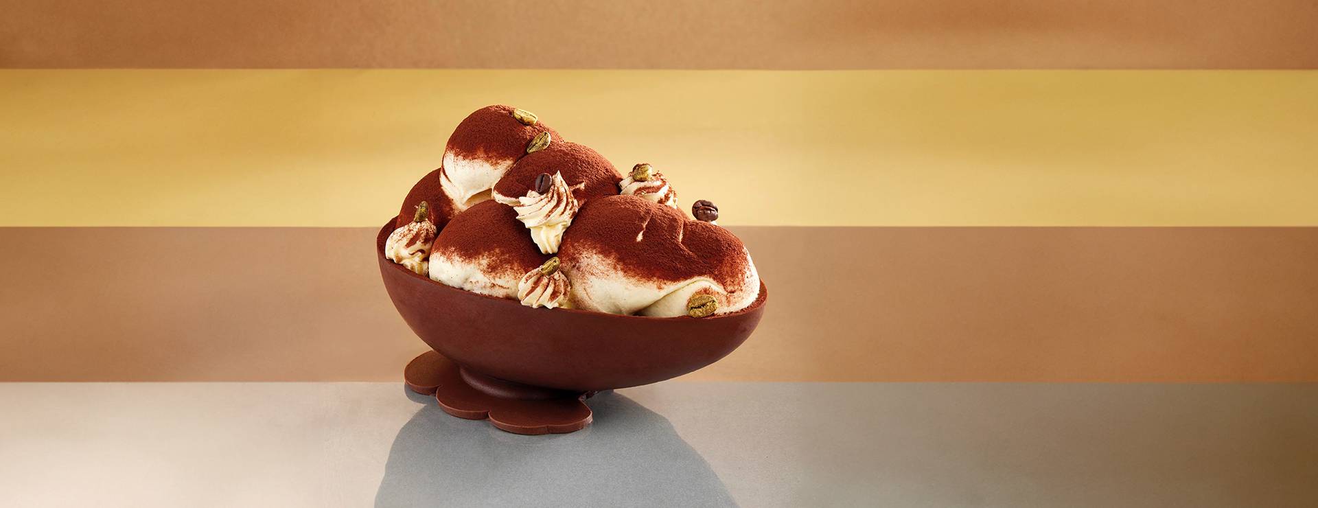 Uovo di Pasqua Profiteroles tiramisù di Luca Montersino